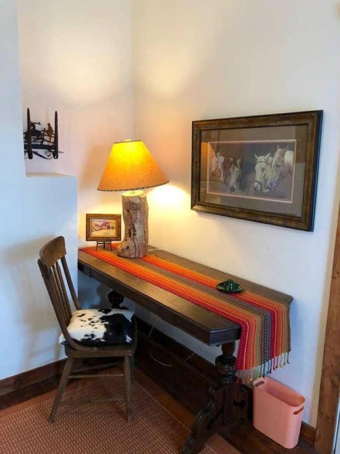 Bed and Breakfast El Viejo Adobe - Across From Sul Ross Campus à Alpine Extérieur photo